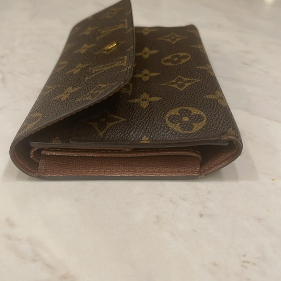 Louis Vuitton Monogram Wallet - Picture 14 of 16